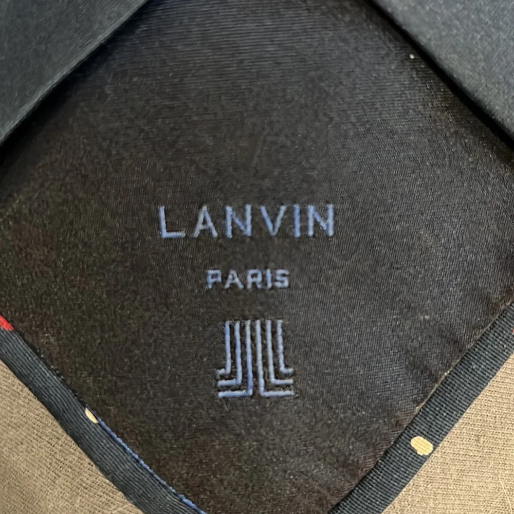 🔹 Lanvin Paris Necktie